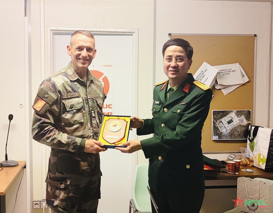 /UploadStore/admin/231127 Doan cong tac C22 sang Paris/02.jpg